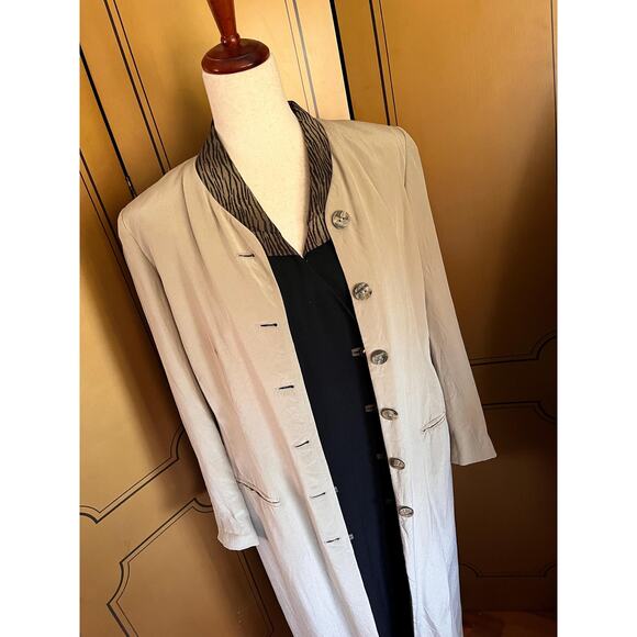 Vintage silk jacket in dove gray, size 6 - Picture 2 of 6